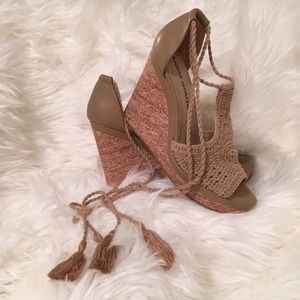 The perfect nude wedge for Spring! NWOB